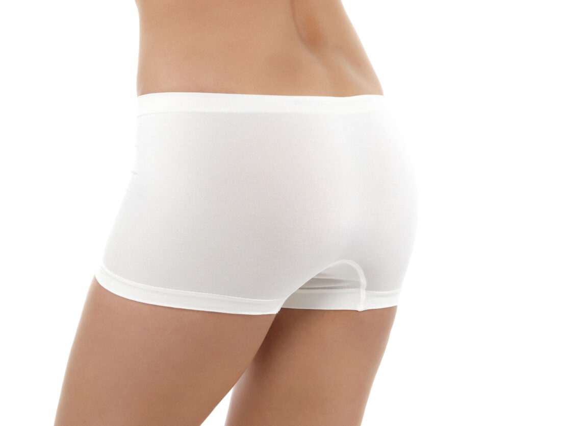 Närbild baksida trosa med ben DermaSilk