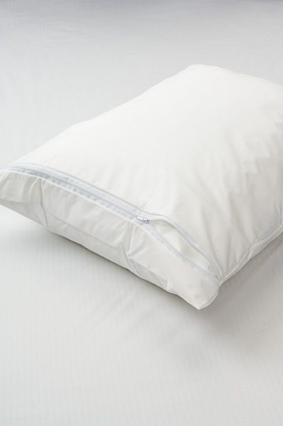 Närbild dragkedja kvalsterskydd kudde Medeca Bomull